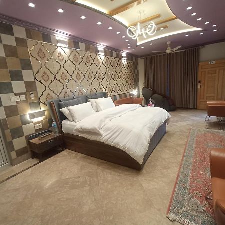 Rahat Luxury Guest House By Lmc Saidu Sharif Exterior photo